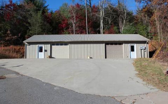 724 Thurman Drive, Hiawassee