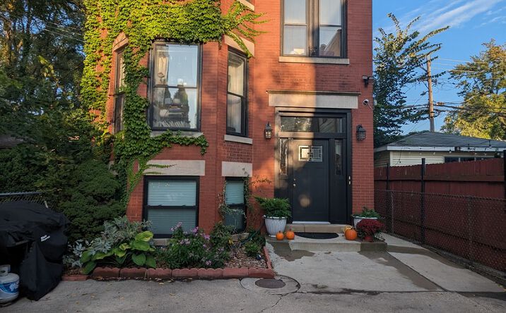 2449 N CALIFORNIA Avenue, Chicago