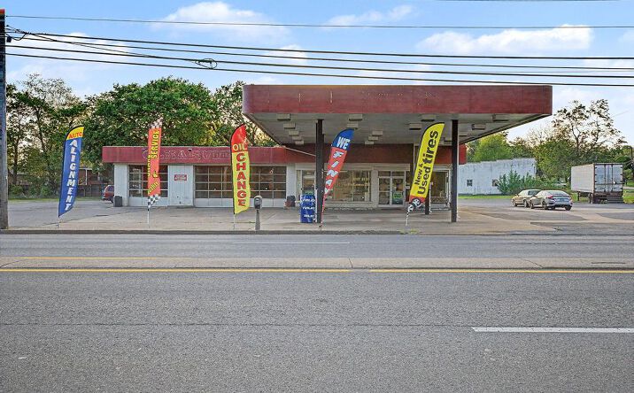 1079 N Main St, Hopkinsville