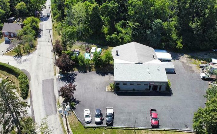 560 Hoover Rd, Pittsburgh