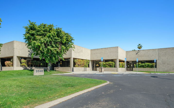 2048 N Fine Ave, Fresno