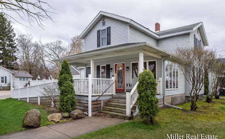 502 W State Street, Hastings