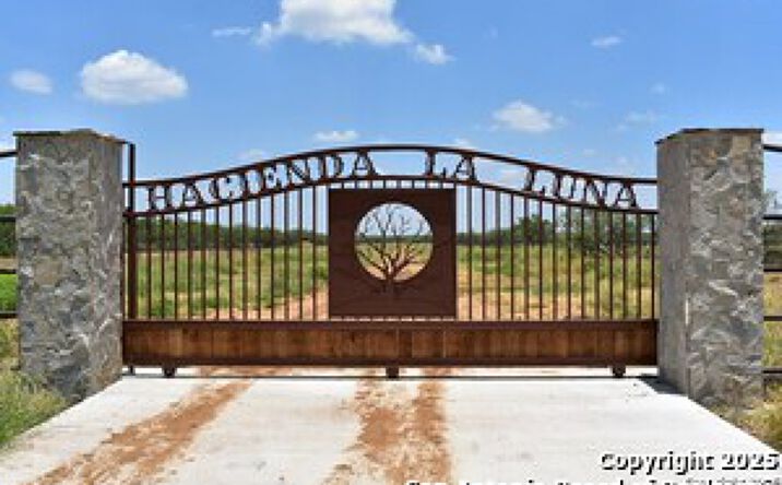 000 Jefferies Road, Laredo