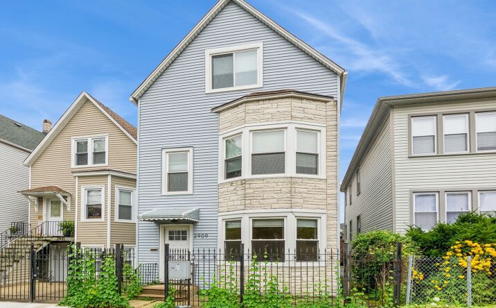 2909 N Ridgeway Avenue, Chicago