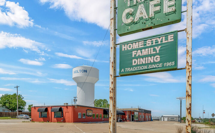 601 ARIZONA AVE, HOLTON