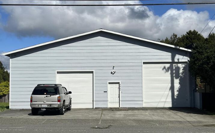 3965 F Street, Eureka