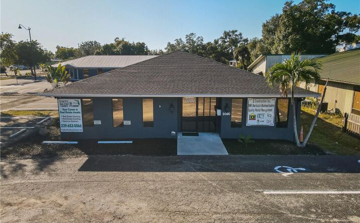 2080 Collier Avenue, Fort Myers