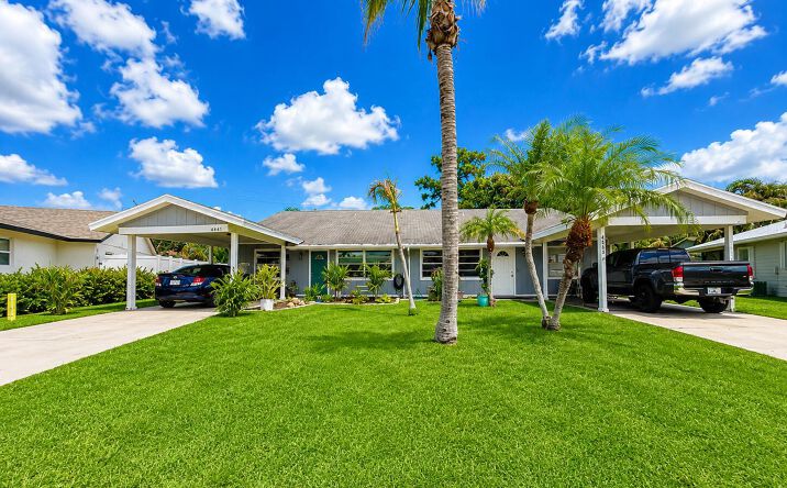 4441-4443 SE Village Road, Stuart