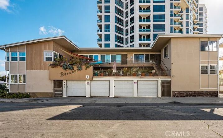 6 7th, Long Beach