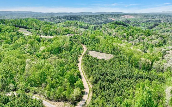 655 Lookout Valley Trail, Talking Rock