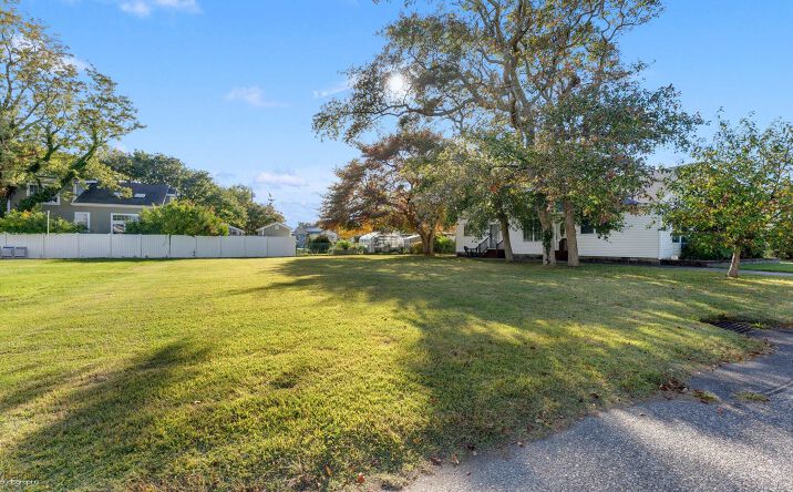 224 Bay Avenue, Villas