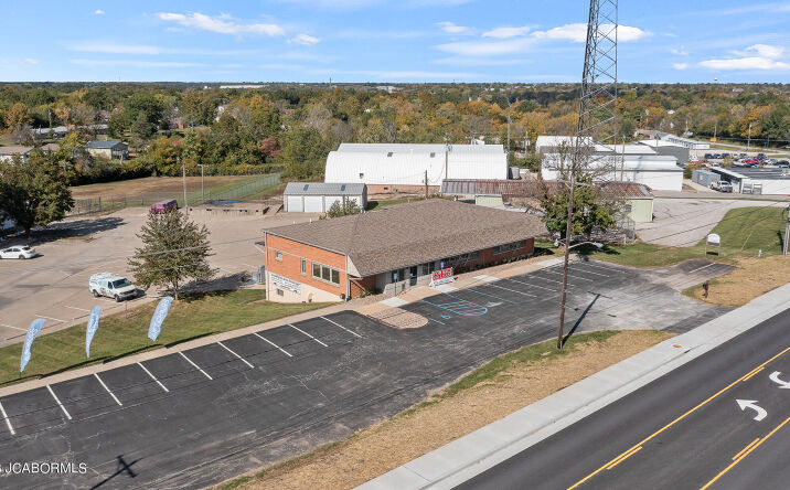 911 S BUSINESS 54, Fulton