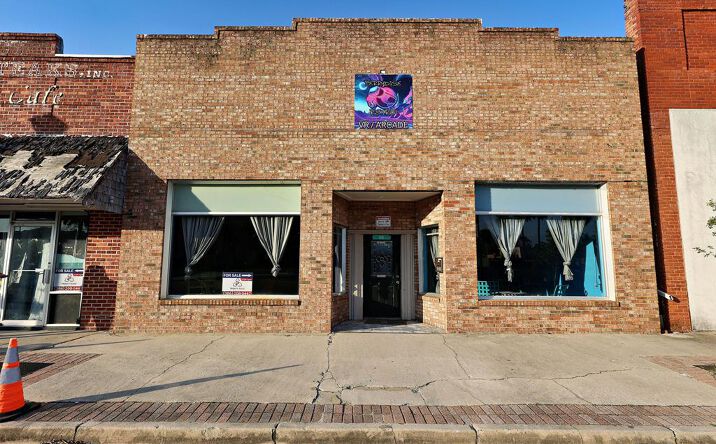 110 E Main Street, Perry