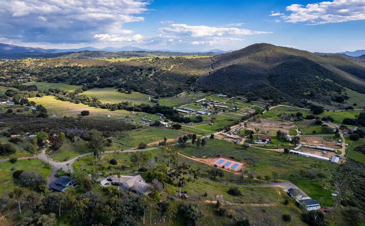 26086 BEAR VLY HEIGHTS RD, ESCONDIDO