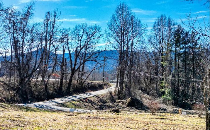 154 Chastain Street, Hiawassee