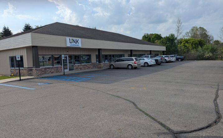1322 W State Street, Belding