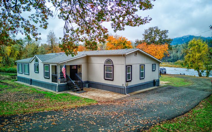 2665 Whistlers Park Road, Roseburg
