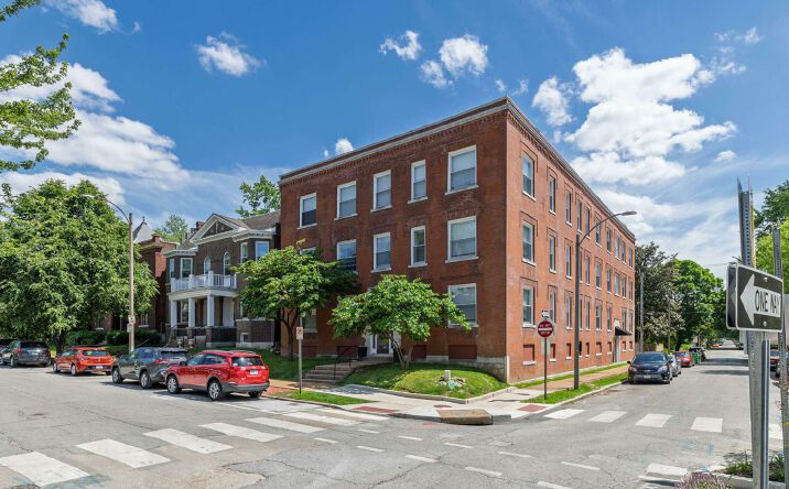 3672 Russell Boulevard, St. Louis