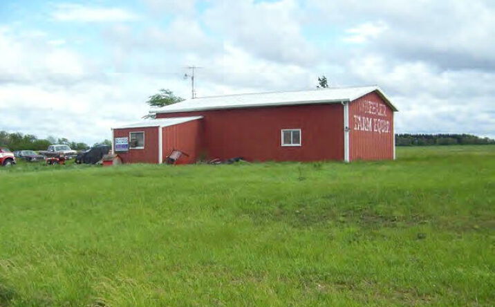 8394 N 3250 Road E, Chatsworth