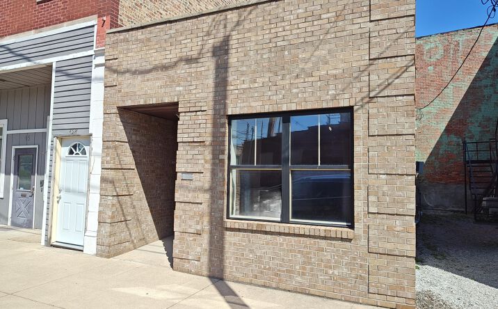 41 W Lake Street, Knox