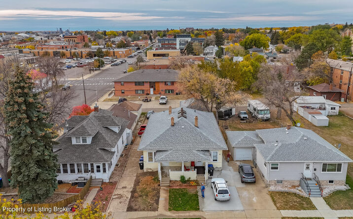 213 2nd Ave E, Dickinson