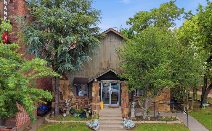 115 E Broadway Street, Sand Springs