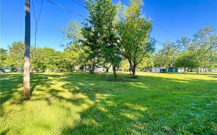 402 S Broadway Street, Lacygne