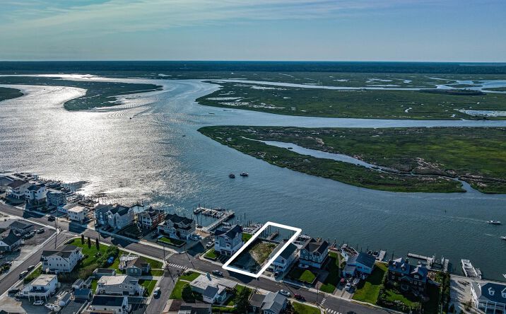 708 S Bayview Drive, Strathmere