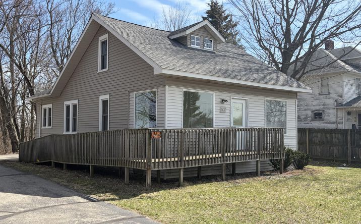 5837 Portage Road, Portage