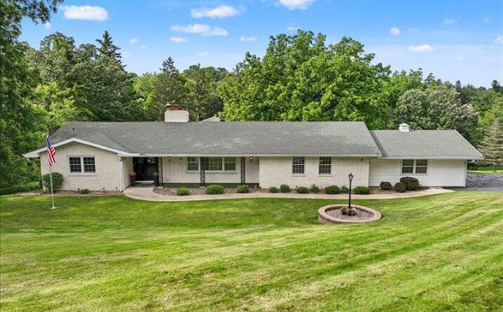 12275 Kingston Way, Dubuque
