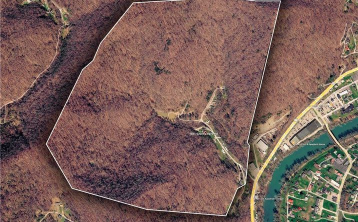 681 Given Park Road, Elkview