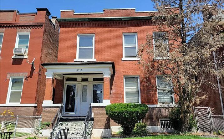 4537 Clarence Avenue, St. Louis