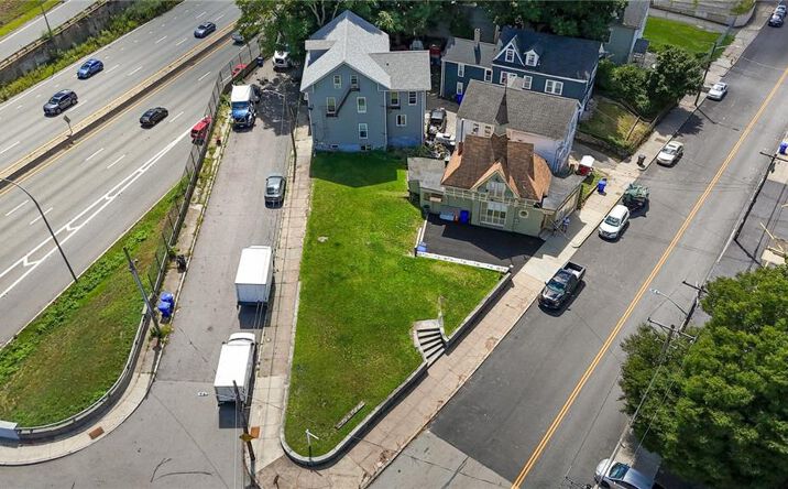 139 Broadway, Pawtucket