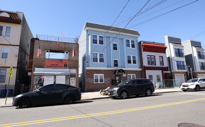 712 Summer Avenue, Newark