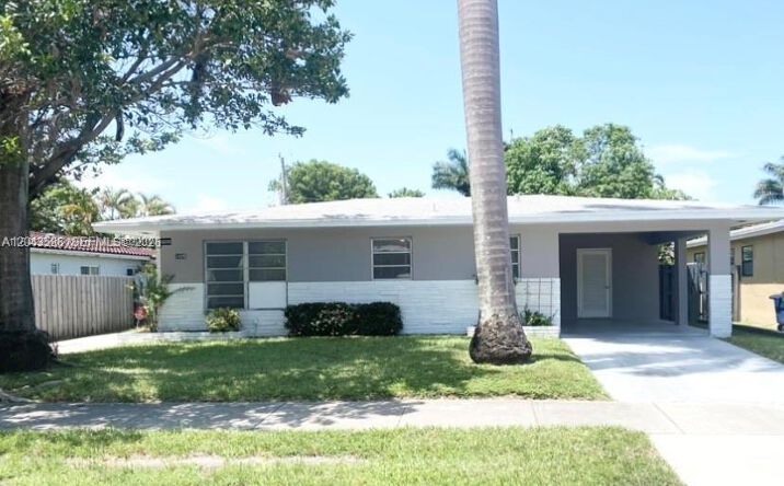 1005 NE 2nd St, Hallandale Beach