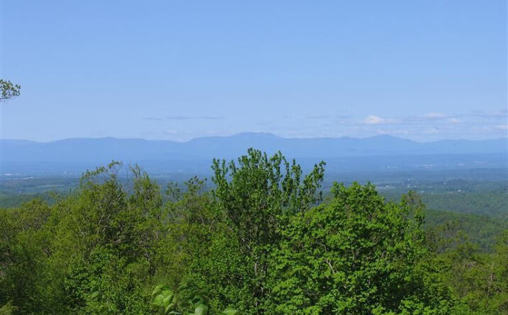 328 Mercer Mountain Road, Canaan