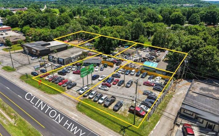 5855 Clinton Highway, Knoxville