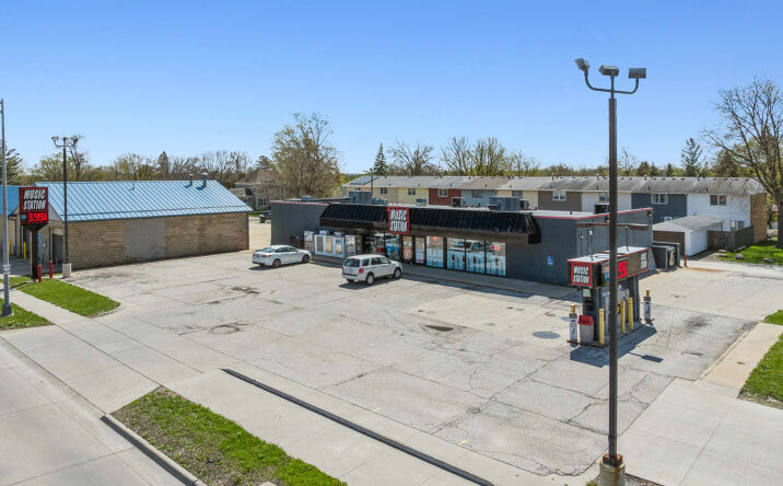 1420 West 1st Street, Cedar Falls