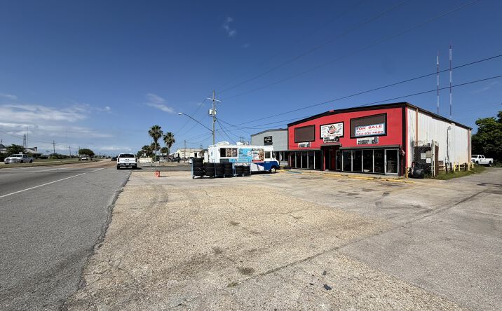 3805 Paris Rd, Chalmette