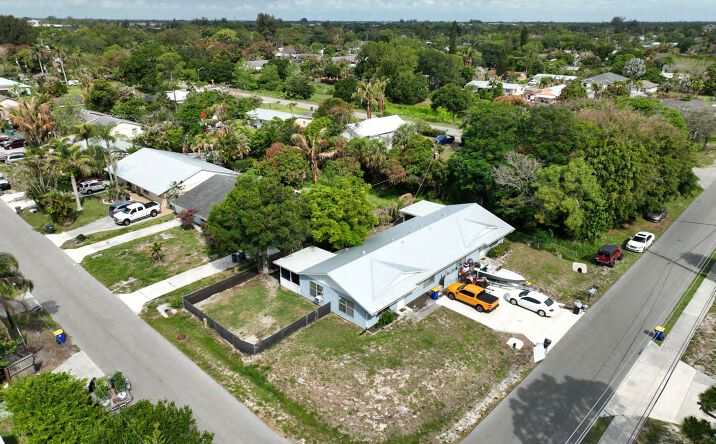 3248-3258 SE Golden Gate Ave, Stuart