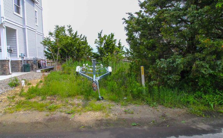 584 Avalon Boulevard, Avalon Manor