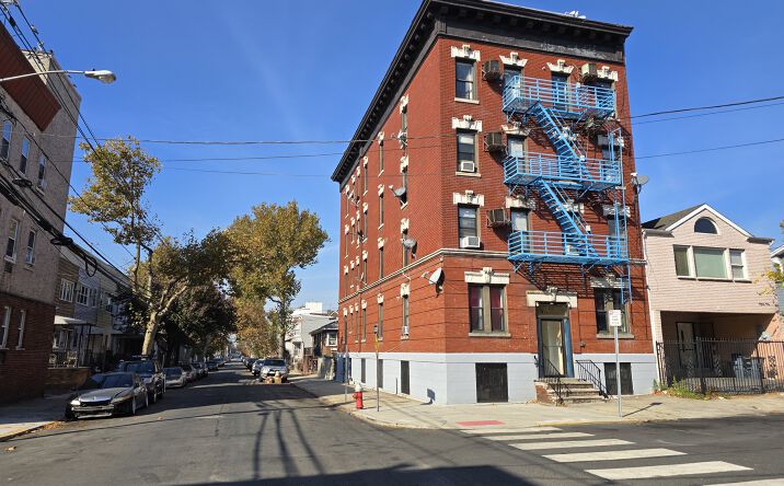 61 Concord St, Jersey City