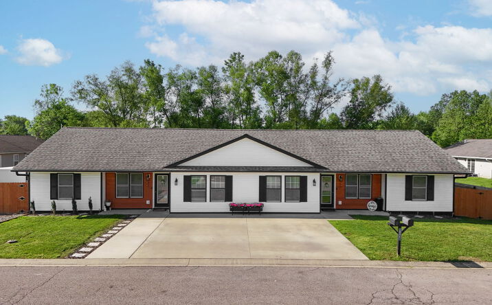 211 Wild Rose Lane, Marion