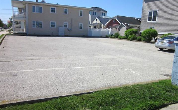 Between 7th-8th Bayfront Slip E1, Ocean City