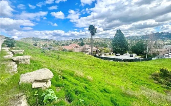 19351 Lemon Hill, Santa Ana