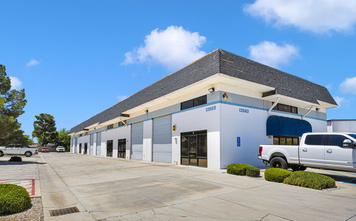 13560 Tonikan Road, Apple Valley