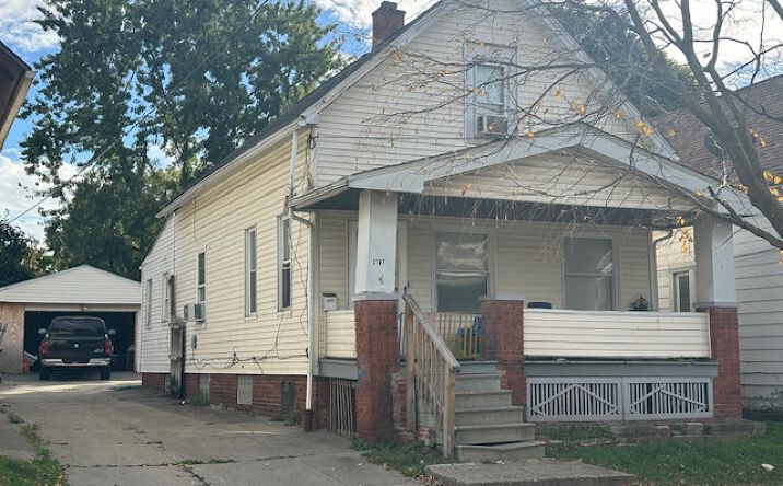 15915 Cloverside Ave, Cleveland