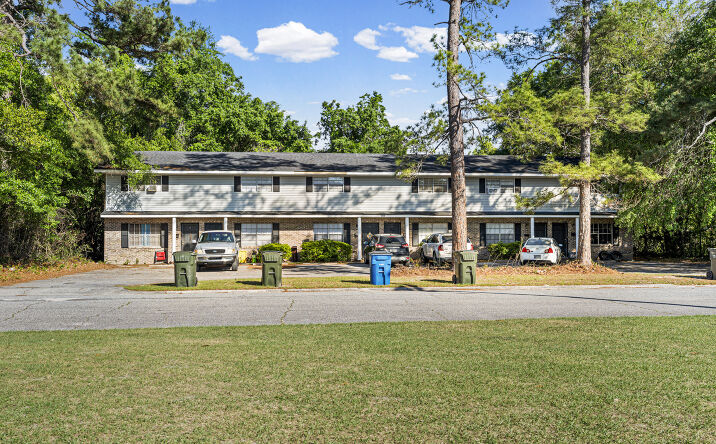 706 St Marys Dr, Waycross