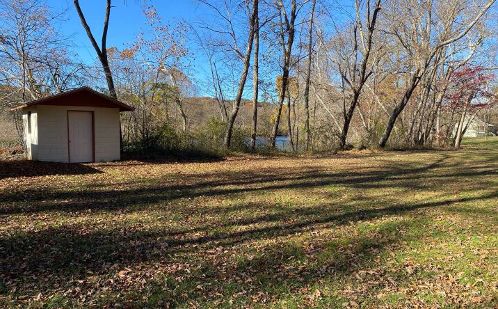 Hiawassee River Road, Brasstown