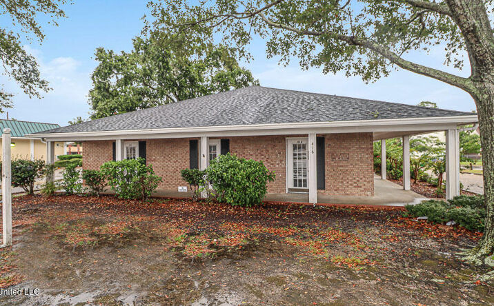 416 E Pass Road, Gulfport